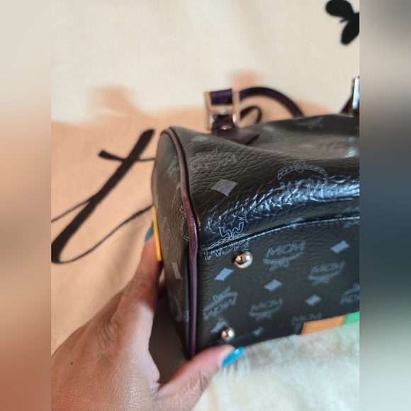 💯 Authentic MCM Black & Purple Visetos Princess Lion Boston Bag - Picture 15 of 16